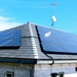 太陽光パネルがある屋根の塗装における注意点と塗装方法の解説