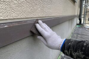 外壁鉄部のケレン作業